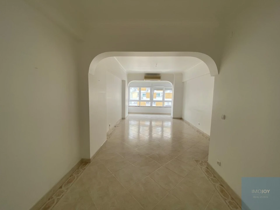 Apartamento T4 para Arrendamento em Moscavide e Portela Foto 2