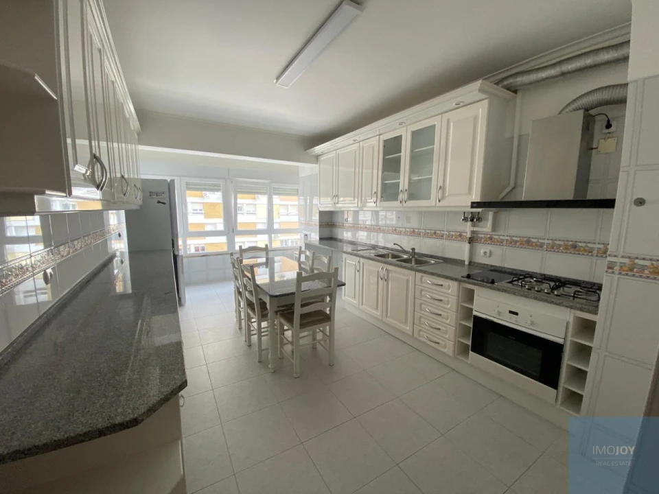 Apartamento T4 para Arrendamento em Moscavide e Portela Foto 7