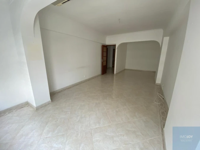 Apartamento T4 para Arrendamento em Moscavide e Portela Foto 3