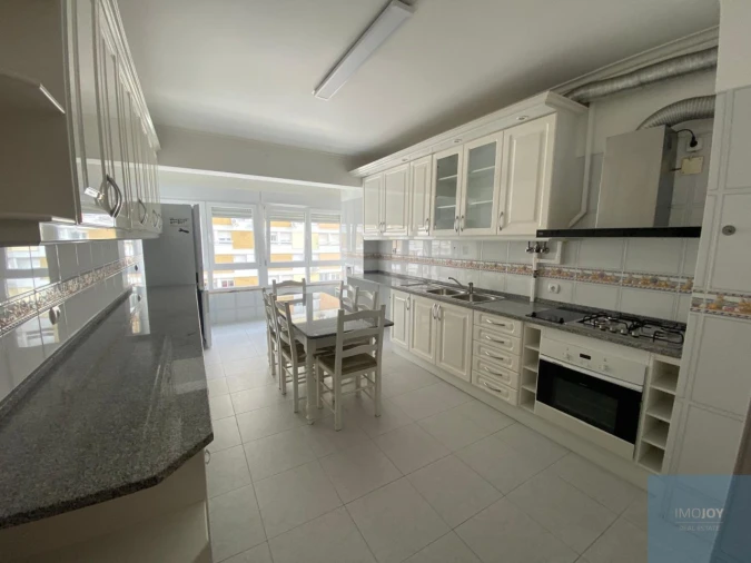 Apartamento T4 para Arrendamento em Moscavide e Portela Foto 7