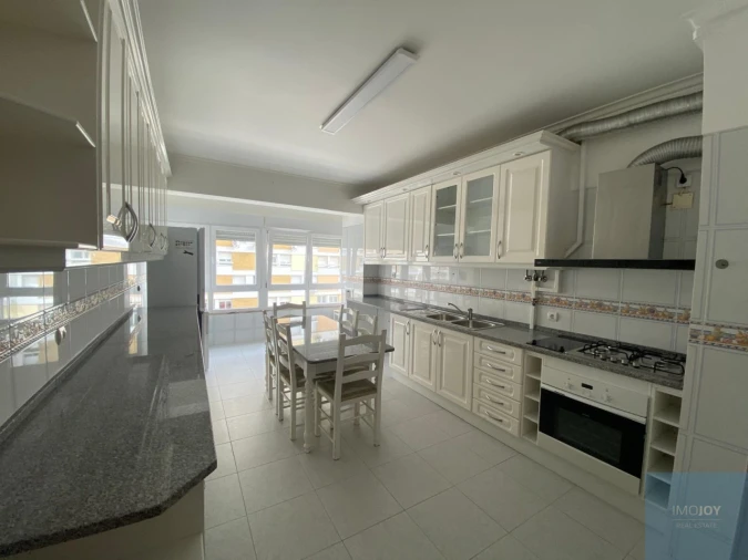 Apartamento T4 para Arrendamento em Moscavide e Portela Foto 8