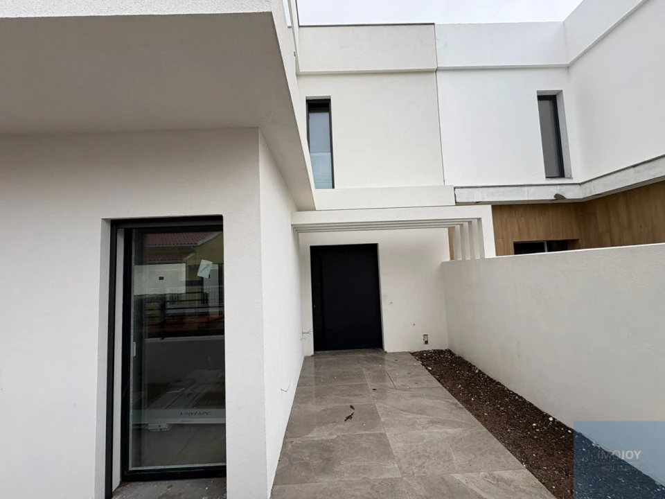 Moradia T3 para Venda em São Domingos de Rana Foto 19