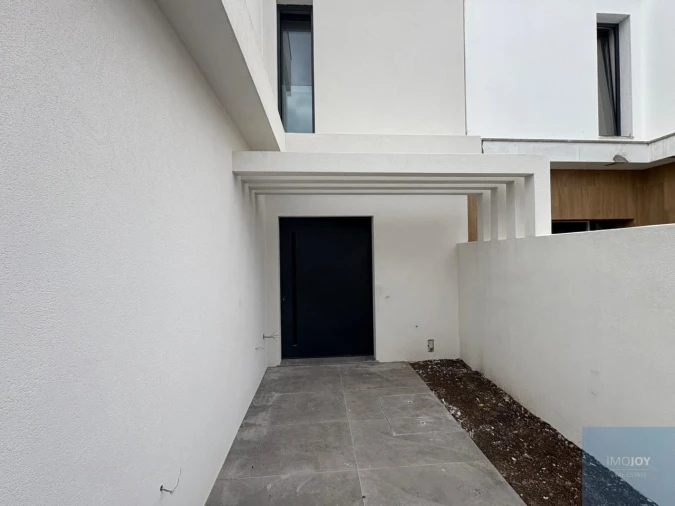 Moradia T3 para Venda em São Domingos de Rana Foto 18