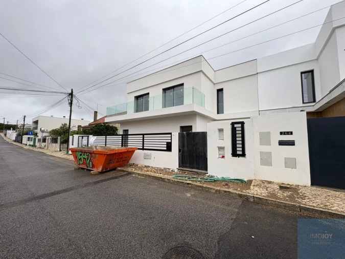 Moradia T3 para Venda em São Domingos de Rana Foto 30