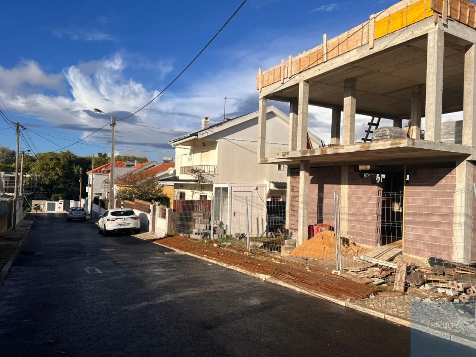 Moradia T3 para Venda em São Domingos de Rana Foto 9