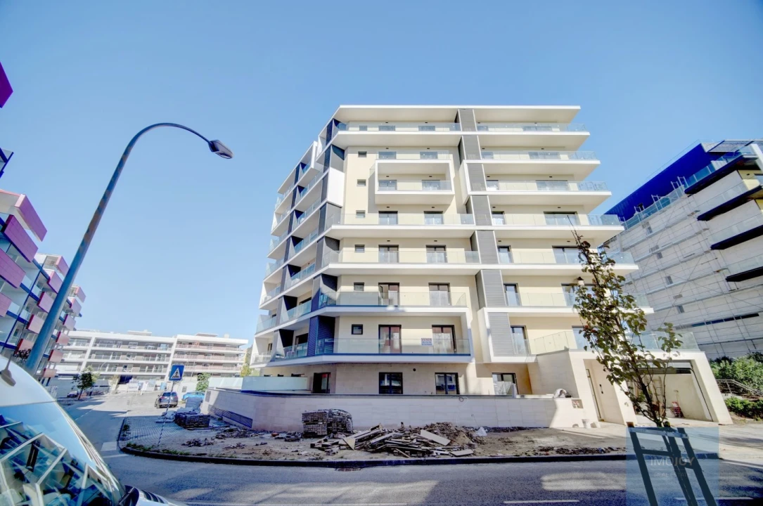 Apartamento T3 para Venda em Carnaxide e Queijas Foto 26