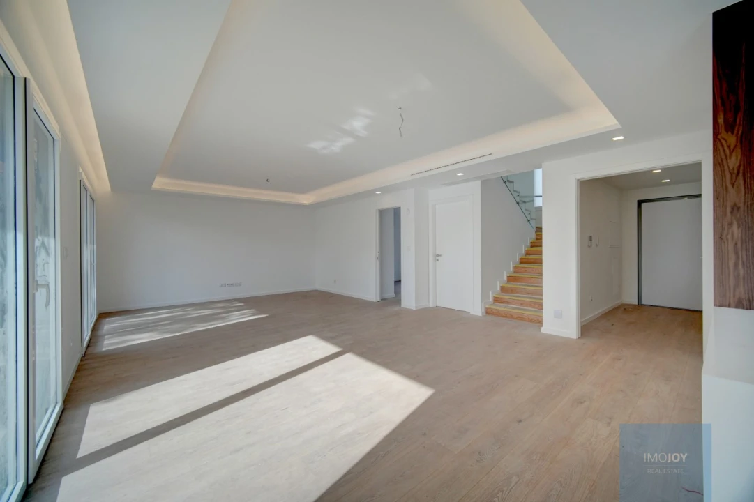 Moradia T4 para Venda em Alcabideche Foto 11