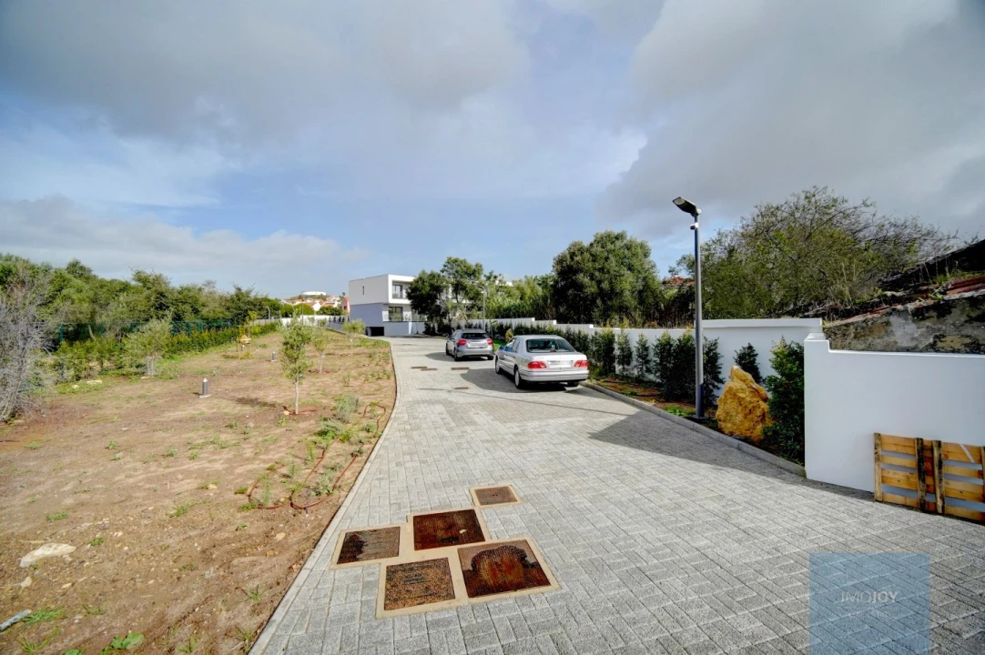 Moradia T4 para Venda em Alcabideche Foto 37