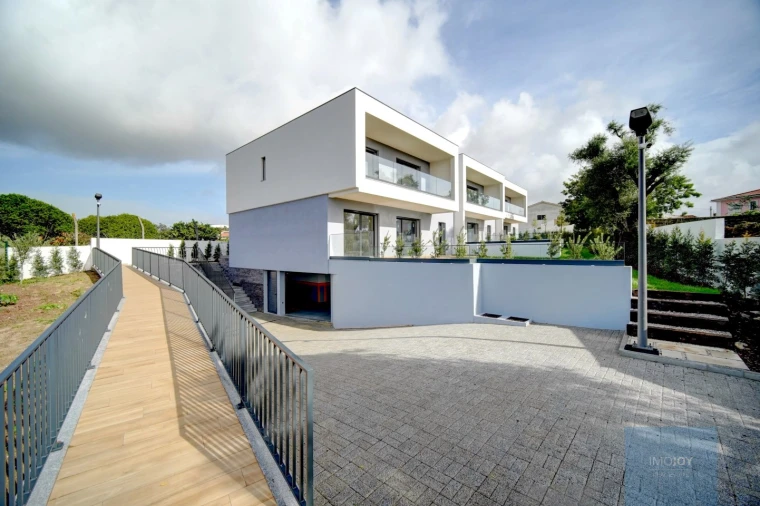 Moradia T4 para Venda em Alcabideche Foto 36