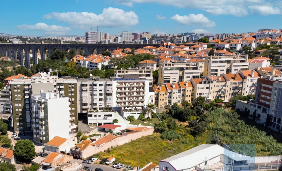 Apartamento T1 para Venda em Campolide Foto 27
