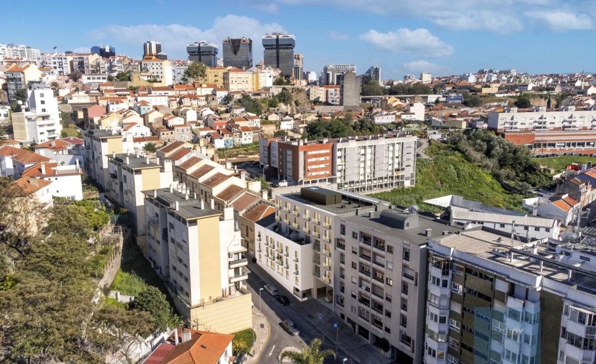 Apartamento T1 para Venda em Campolide Foto 30