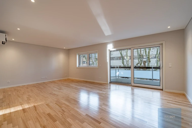 Apartamento T3 para Venda em Aldoar, Foz do Douro e Nevogilde Foto 2