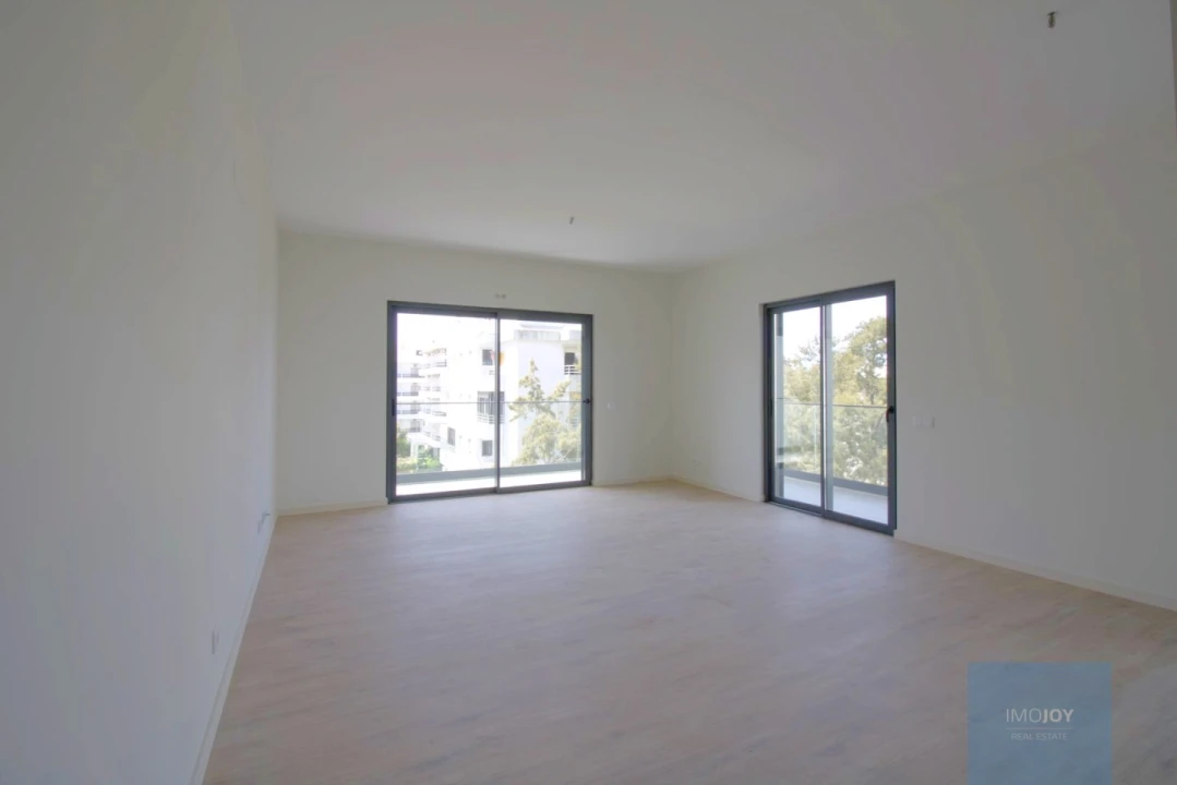 Apartamento T4 para Venda em Portimão Foto 1