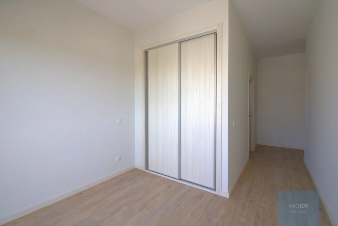 Apartamento T4 para Venda em Portimão Foto 12