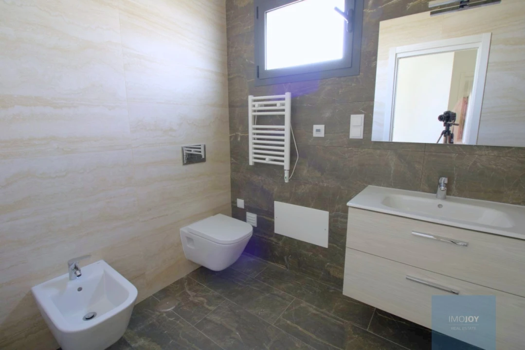 Apartamento T4 para Venda em Portimão Foto 17