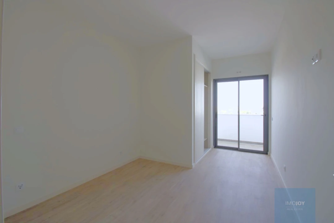 Apartamento T4 para Venda em Portimão Foto 29
