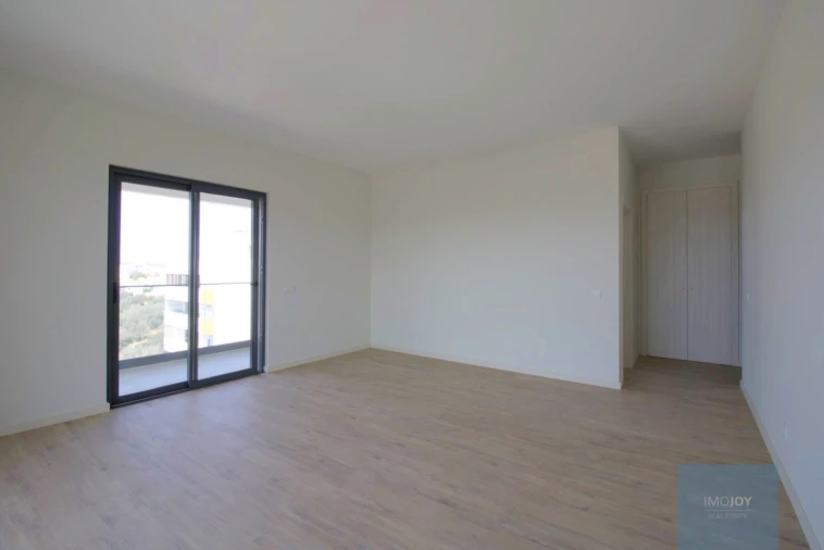 Apartamento T4 para Venda em Portimão Foto 6