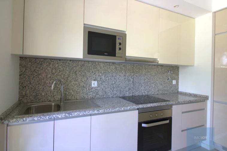 Apartamento T4 para Venda em Portimão Foto 9
