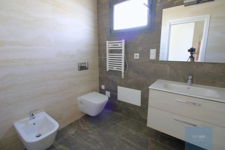 Apartamento T4 para Venda em Portimão Foto 17