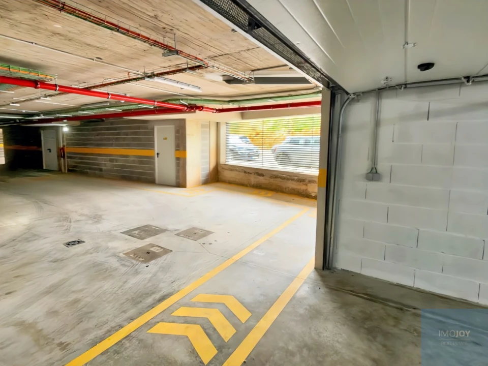 Garagem para Arrendamento em Portimão Foto 3