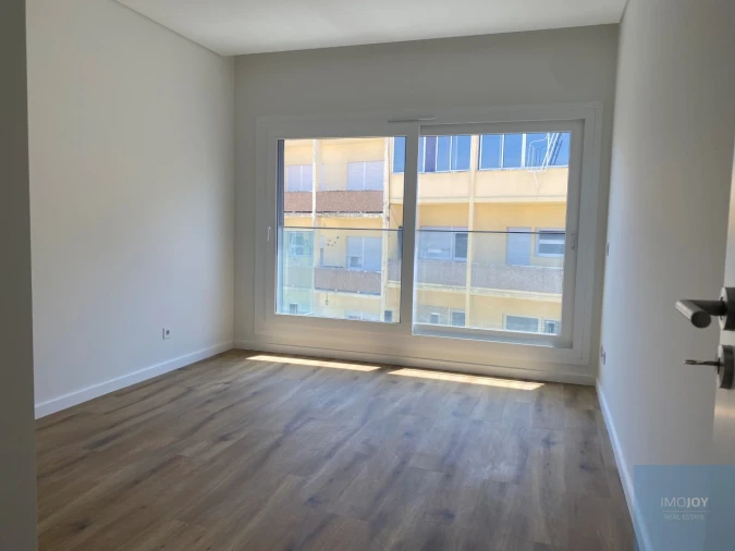 Apartamento T4 para Venda em Almada, Cova da Piedade, Pragal e Cacilhas Foto 26