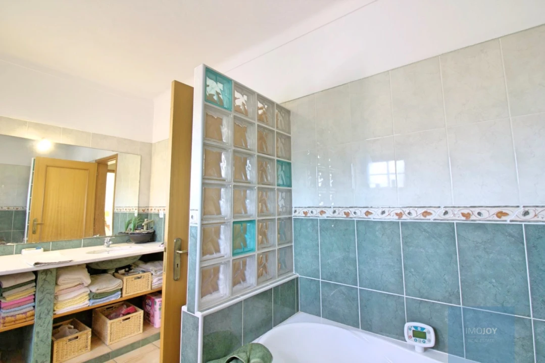 Moradia T5 para Venda em Estômbar e Parchal Foto 40