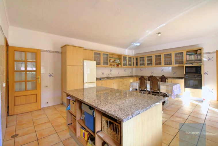 Moradia T5 para Venda em Estômbar e Parchal Foto 12