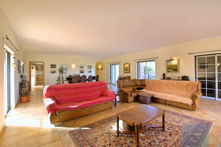 Moradia T5 para Venda em Estômbar e Parchal Foto 16