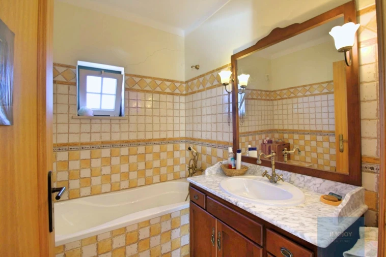 Moradia T5 para Venda em Estômbar e Parchal Foto 64