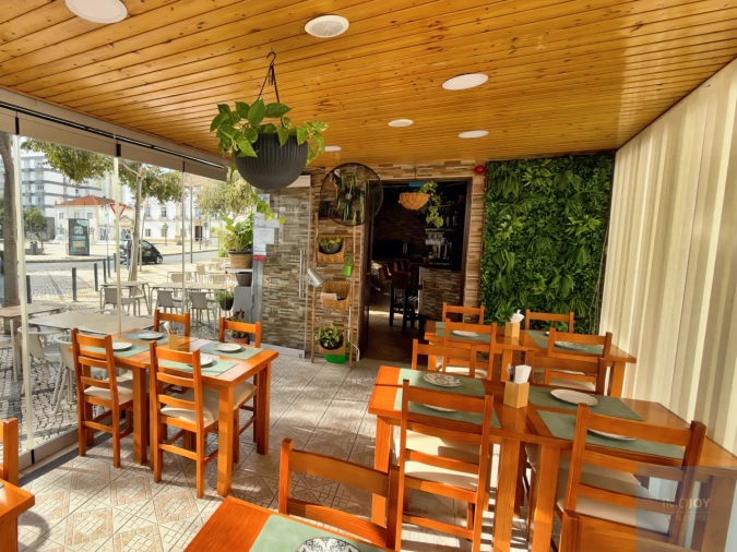 Loja para Arrendamento em Portimão Foto 9