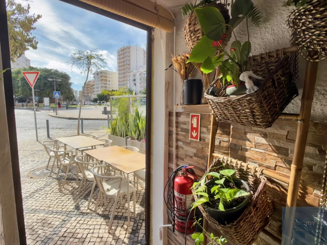 Loja para Arrendamento em Portimão Foto 11