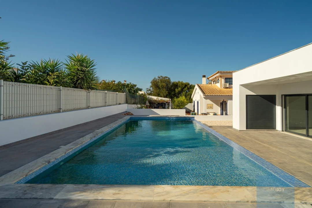 Moradia T3 para Venda em Mexilhoeira Grande Foto 2