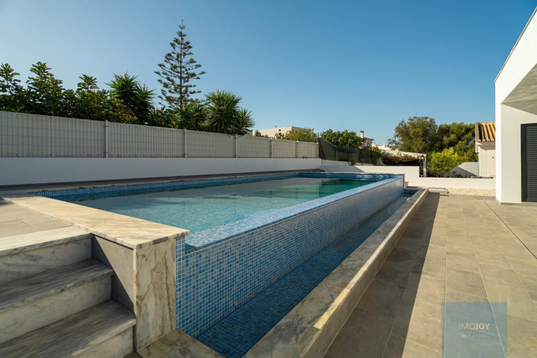 Moradia T3 para Venda em Mexilhoeira Grande Foto 5