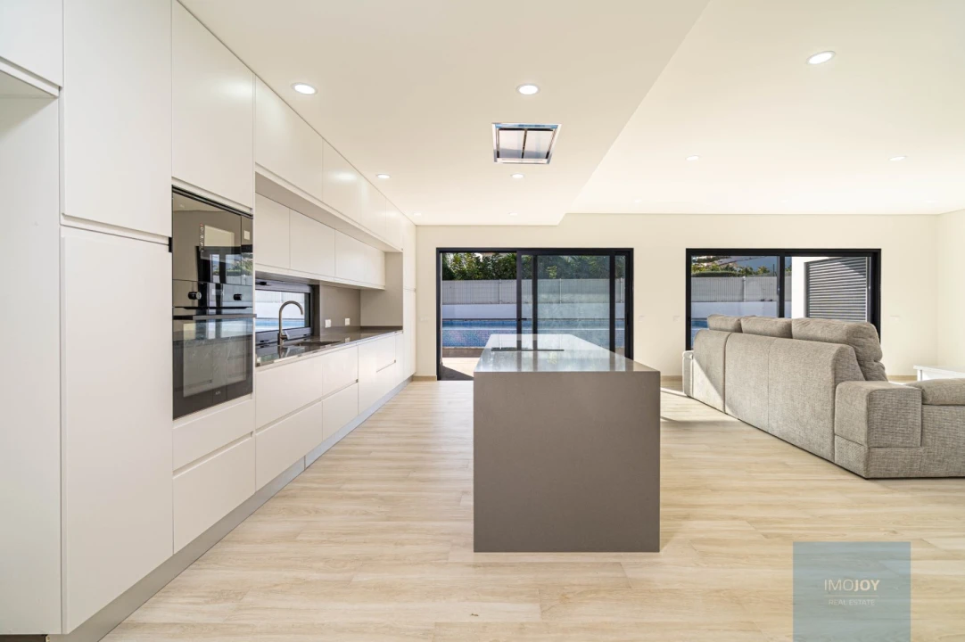 Moradia T3 para Venda em Mexilhoeira Grande Foto 10