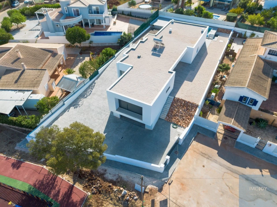 Moradia T3 para Venda em Mexilhoeira Grande Foto 38