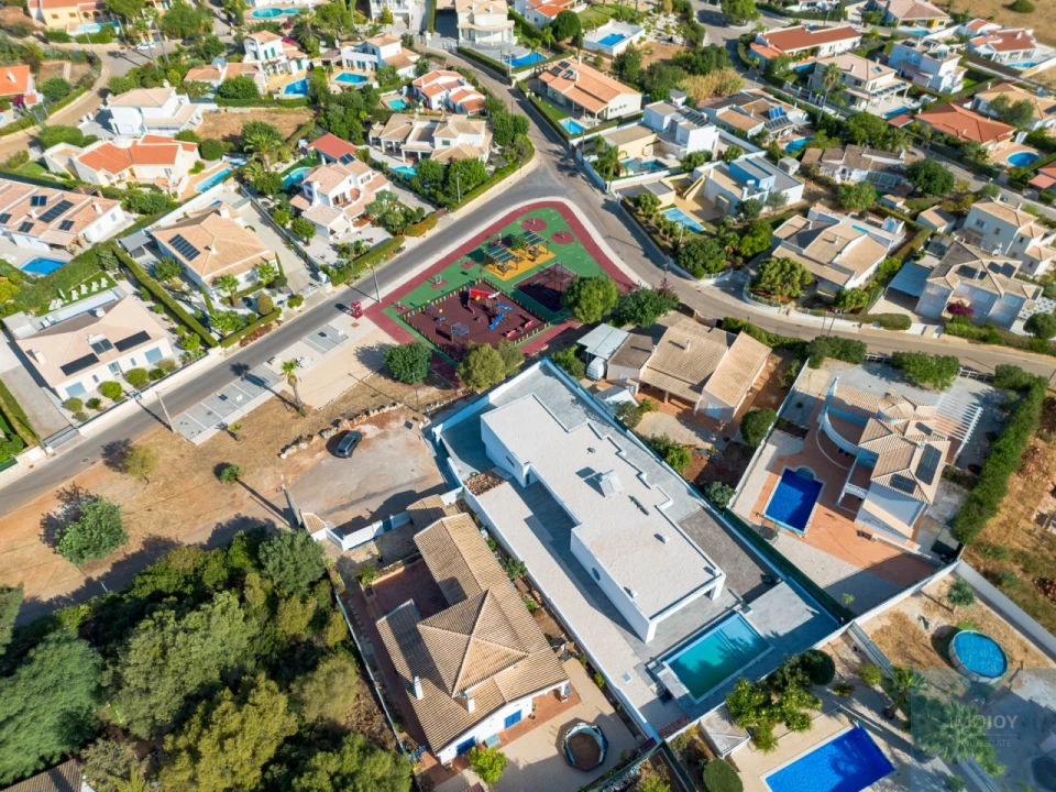 Moradia T3 para Venda em Mexilhoeira Grande Foto 40