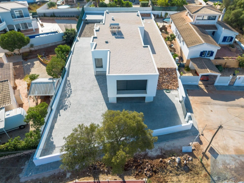 Moradia T3 para Venda em Mexilhoeira Grande Foto 46