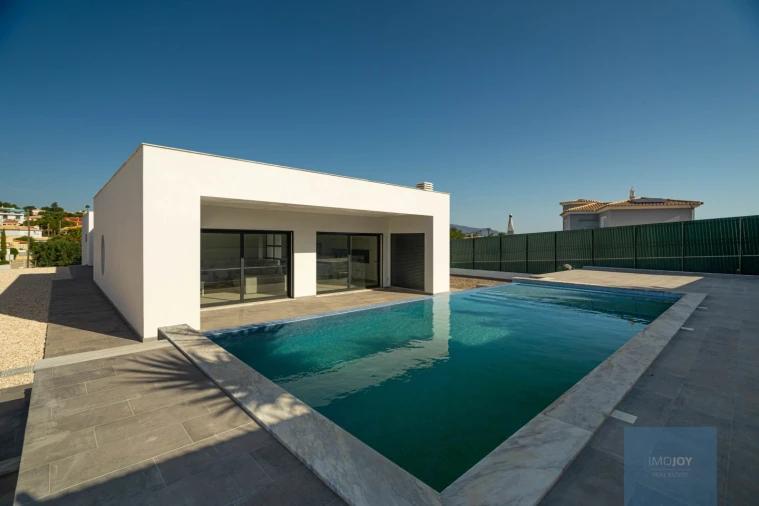 Moradia T3 para Venda em Mexilhoeira Grande Foto 3