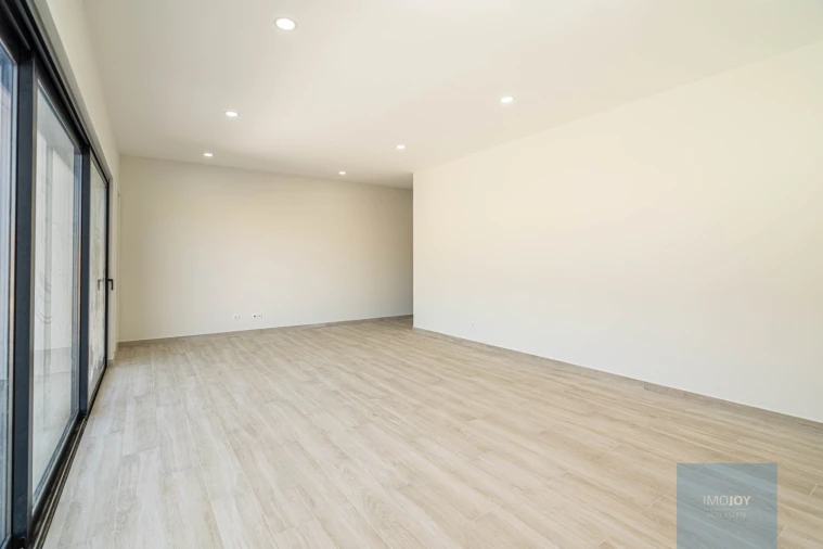 Moradia T3 para Venda em Mexilhoeira Grande Foto 14