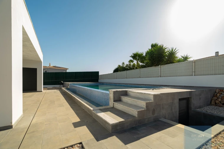 Moradia T3 para Venda em Mexilhoeira Grande Foto 33