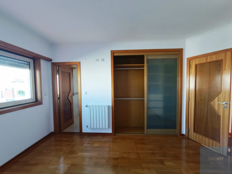 Apartamento T3 para Arrendamento em Carnaxide e Queijas Foto 27