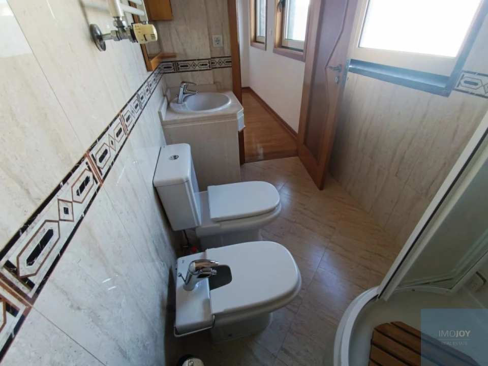 Apartamento T3 para Arrendamento em Carnaxide e Queijas Foto 31