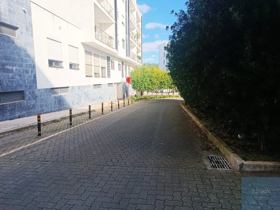 Apartamento T3 para Arrendamento em Carnaxide e Queijas Foto 49