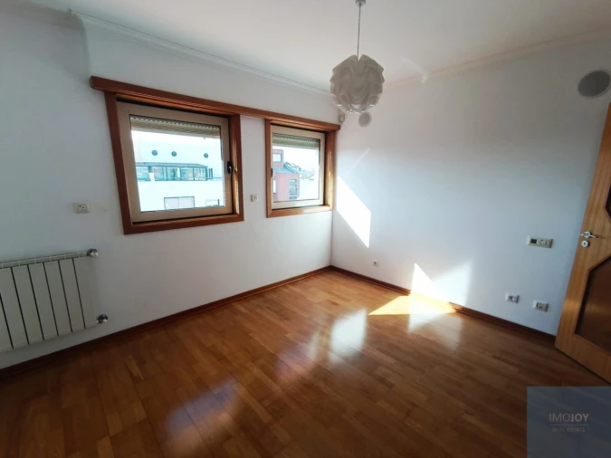 Apartamento T3 para Arrendamento em Carnaxide e Queijas Foto 22