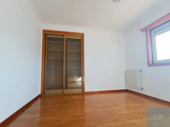 Apartamento T3 para Arrendamento em Carnaxide e Queijas Foto 23