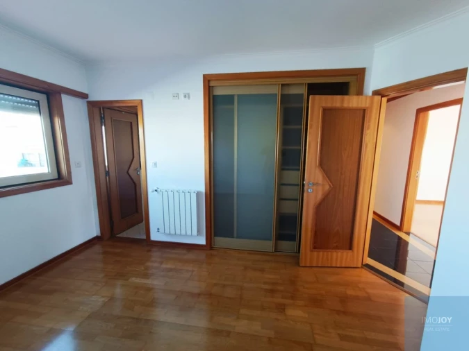 Apartamento T3 para Arrendamento em Carnaxide e Queijas Foto 26