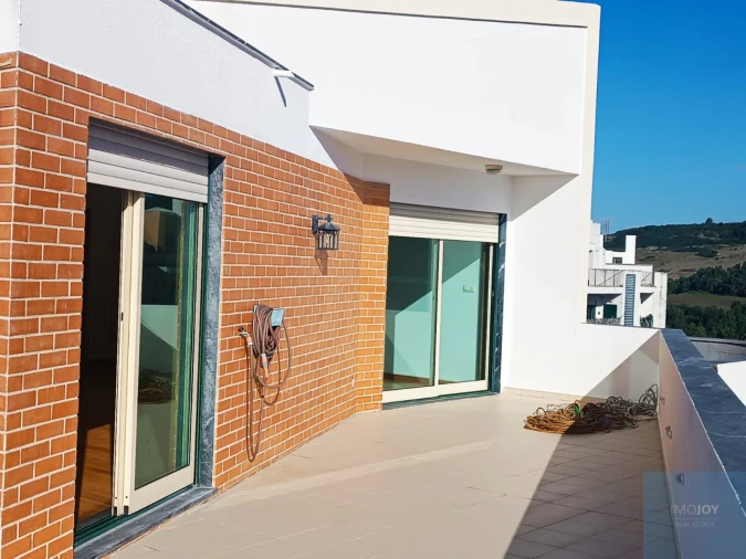 Apartamento T3 para Arrendamento em Carnaxide e Queijas Foto 33