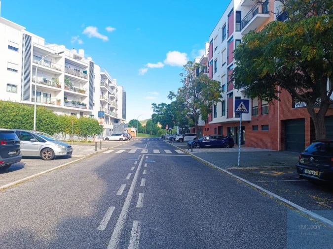 Apartamento T3 para Arrendamento em Carnaxide e Queijas Foto 47
