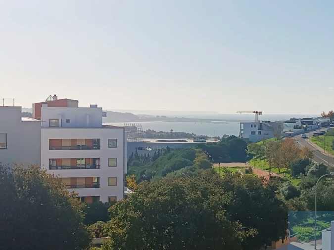 Apartamento T3 para Arrendamento em Carnaxide e Queijas Foto 1