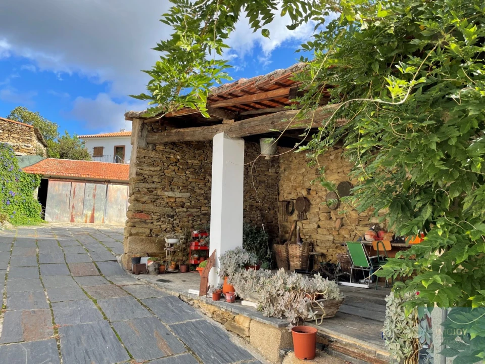 Quinta T4 para Venda em Vila Nova de Foz Côa Foto 40